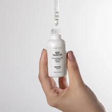 Afbeelding in Gallery-weergave laden, RevitalTrax 2% Q10 Ultimate Glow Facial Oil